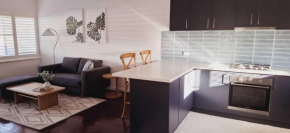 Beachy Apartment Near Penguin Island